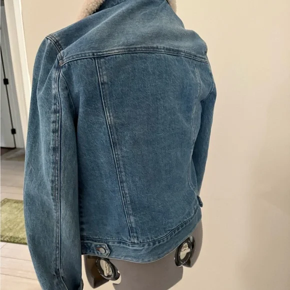 STORE CLOSING SALE UGG women’s Denim Jacket with Sherpa Collar - Picture 2 of 9